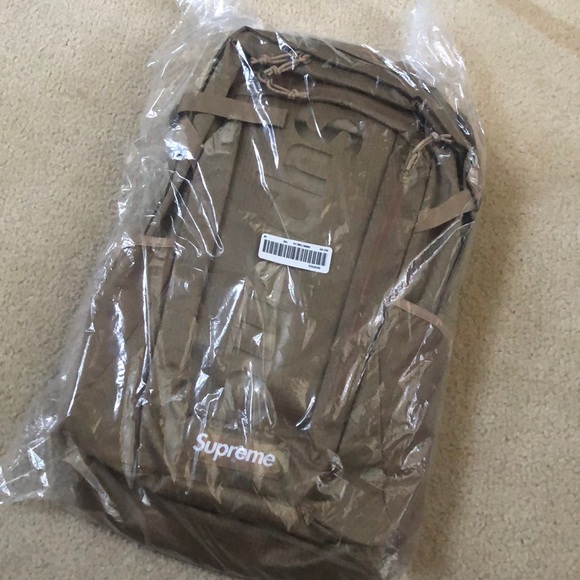 NWT Supreme Tan Backpack - Picture 5 of 9